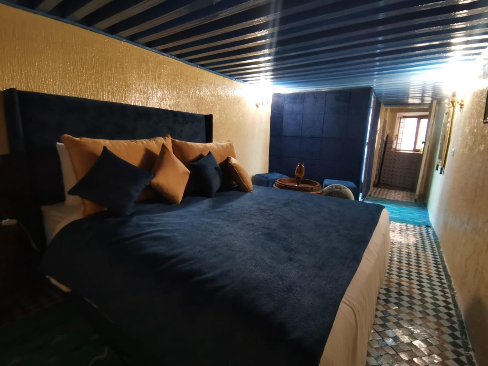 Riad Avec Terrasse Privee Et Piscine Partagee A 300M 非斯 外观 照片