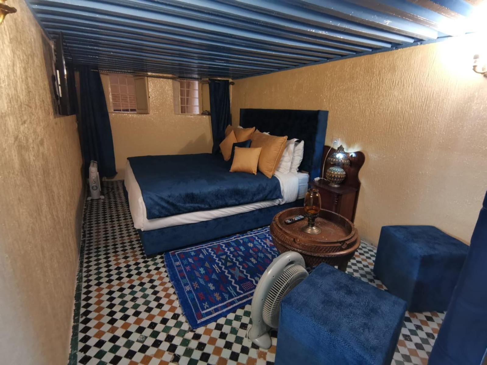 Riad Avec Terrasse Privee Et Piscine Partagee A 300M 非斯 外观 照片